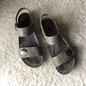 TAOS Luckie Sandal in Graphite Size 40 with Box